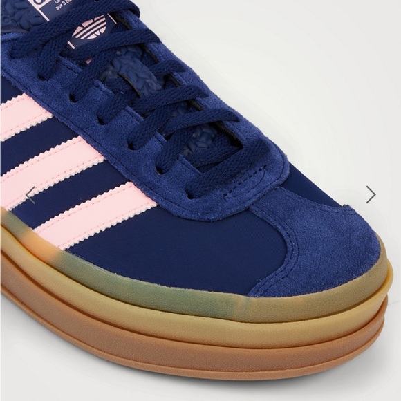 Adidas ÉDITION limitée porter une fois il sont neuf. Et grandeur 9 femme. - Picture 3 of 3